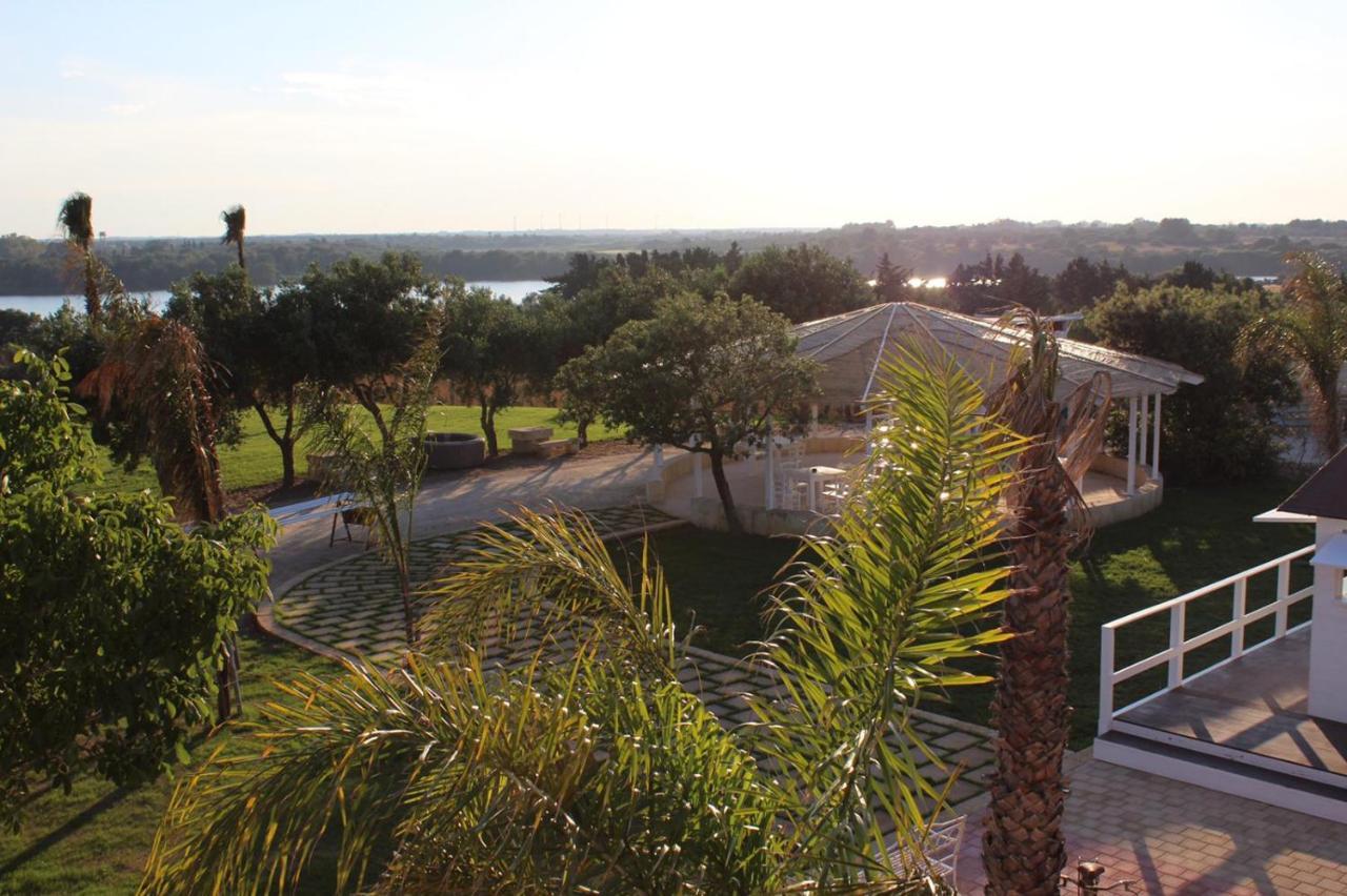 Lake Of Paradise Bed & Breakfast